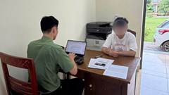 Xử phạt nam thanh niên livestream xúc phạm cán bộ trên không gian mạng