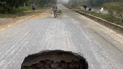 Hố sụt tiếp tục xuất hiện trên Quốc lộ 3B ở Thái Nguyên