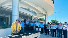 Kiên Giang tiếp nhận 10 bộ nhạc cụ đàn đá