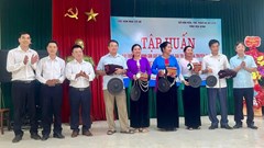 Xây dựng CLB dân ca, dân vũ dân tộc Mường gắn với phát triển du lịch