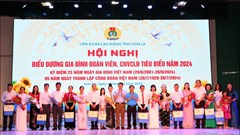 Biểu dương 30 gia đình đoàn viên, CNVCLĐ tiêu biểu