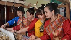 Nghệ thuật trang trí trên trang phục của người Lào là Di sản văn hóa phi vật thể quốc gia