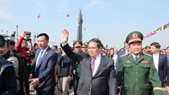 Thủ tướng Phạm Minh Chính tham quan các gian trưng bày tại Triển lãm Quốc phòng quốc tế Việt Nam 2024