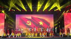 Ấn tượng chương trình nghệ thuật Điện Biên rực rỡ muôn sắc màu