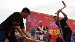 “Bánh giầy” - nét văn hóa ẩm thực độc đáo của người Mông