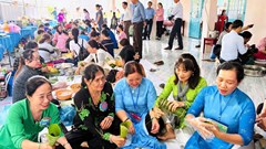 Sôi nổi hội thi làm các loại bánh đặc trưng dân tộc Khmer ở Kiên Giang