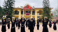 Truyền dạy nghệ thuật trình diễn dân gian “Múa bát” của người Tày 