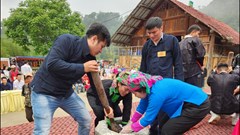 Bánh giầy- món ẩm thực truyền thống đặc sắc các dân tộc Mèo Vạc
