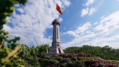 Lễ thượng cờ và gắn biển công trình Cột cờ A Pa Chải