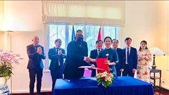 Bảo tàng Chiến thắng Điện Biên Phủ ký thoả thuận hợp tác với Bảo tàng Ký ức Chiến tranh Caen 