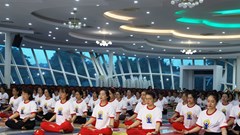 Gần 300 học viên tham gia Ngày Quốc tế Yoga tại Điện Biên 2025