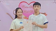 Cặp đôi đầu tiên đăng ký kết hôn tại xã vùng cao Mường Ảng