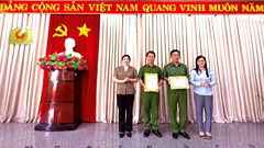 Công an phường Rạch Giá thu hồi trả lại cho người dân trên 700 triệu đồng