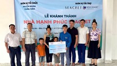 Bàn giao “Nhà hạnh phúc” cho học sinh nghèo vượt khó