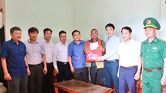 Lai Châu: Thăm, tặng quà động viên các gia đình liệt sĩ xã biên giới Sì Lở Lầu