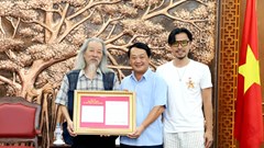 Tuyên Quang: Tiếp nhận Bút tích bài hát “Tiến quân ca” của cố nhạc sĩ Văn Cao