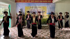 Người Khơ Mú ở Điện Biên giữ nghề truyền thống