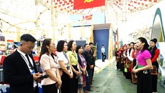 Sắc màu Điện Biên tại Triển lãm Thành tựu đất nước hút du khách