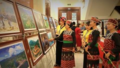 Triển lãm ảnh “Lào Cai - Sắc màu hội nhập và phát triển”  