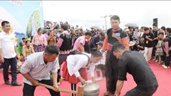 Vui “Tết độc lập” cùng đồng bào các dân tộc nơi biên giới Lóng Sập 