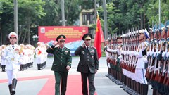 Bộ trưởng Bộ Quốc phòng Phan Văn Giang hội đàm với Bộ trưởng Quốc phòng Azerbaijan