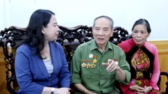 Phó Chủ tịch nước Võ Thị Ánh Xuân thăm, tặng quà gia đình người có công tại Điện Biên