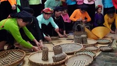 Gắn nghề thủ công truyền thống người Tày và Dao ở Nghĩa Đô với phát triển du lịch