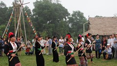 Bảo tồn nét đẹp trang phục truyền thống các dân tộc Khơ Mú và Dao ở Thanh Hóa