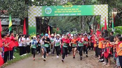 Gần 500 VĐV tham gia Giải leo núi “Cốc San – Sắc vàng mùa thu” 2025