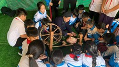  Khơi dậy tình yêu thiên nhiên, văn hóa truyền thống đến các em học sinh