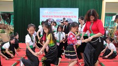 Nuôi dưỡng tình yêu văn hóa truyền thống dân tộc Thái cho học sinh 