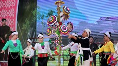 Đặc sắc Liên hoan nghệ thuật quần chúng và trình diễn trang phục dân tộc Mường