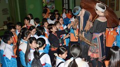 “Thắp lửa” tình yêu di sản văn hóa các dân tộc bằng giáo dục trải nghiệm