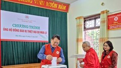 Hội Chữ thập đỏ tỉnh Điện Biên quyên góp ủng hộ đồng bào vùng lũ