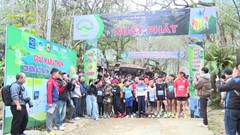 400 VĐV tham dự giải chạy marathon chinh phục con đường đá cổ Pa Vi
