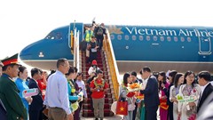 Đón hơn 100 hành khách đầu tiên bay thẳng từ TP. HCM đến Điện Biên