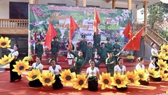 Mang Tết trọn vẹn đến với đồng bào biên giới Vàng Pheo