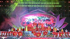 Rực rỡ chương trình “Tự hào tiến bước dưới cờ Đảng quang vinh”