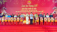 Trao 300 phần quà Tết “Xuân yêu thương” tại An Giang