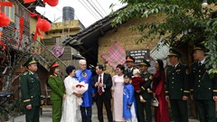 Đón đoàn khách quốc tế đầu tiên “xông đất” Lũng Cú nơi địa đầu Tổ quốc 