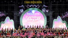 Gần 2.900 người tham gia Carnaval đường phố giữa mùa hoa ban rực rỡ