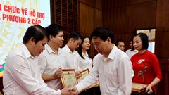 Khen thưởng 36 công chức, viên chức biệt phái về công tác tại cơ sở
