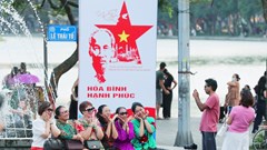 Hà Nội rực rỡ cờ hoa kỷ niệm Ngày Giải phóng miền Nam 30.4 và Ngày Quốc tế Lao động 1.5