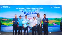 VinFast bàn giao 103 xe Limo Green làm xe công vụ cho tỉnh An Giang