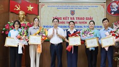 Trao giải Cuộc thi tìm hiểu các nghị quyết của Đảng và pháp luật về đạo đức công vụ
