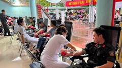 Hơn 400 người tham gia Ngày hội hiến máu “Về miền Hoa Ban” tại Điện Biên