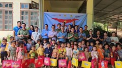 Ấm áp nghĩa tình nơi điểm trường khó khăn vùng cao Co Mạ