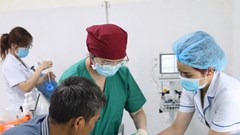 Cứu thành công bé trai hơn 2 tuổi bị chó dữ cắn nát vùng hàm mặt