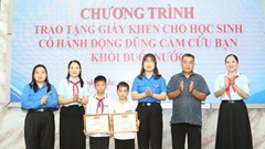 Khen thưởng hai thiếu nhi Sơn La dũng cảm cứu em nhỏ khỏi đuối nước