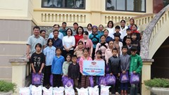 Tiếp sức cho trẻ em vùng cao Si Ma Cai đến trường